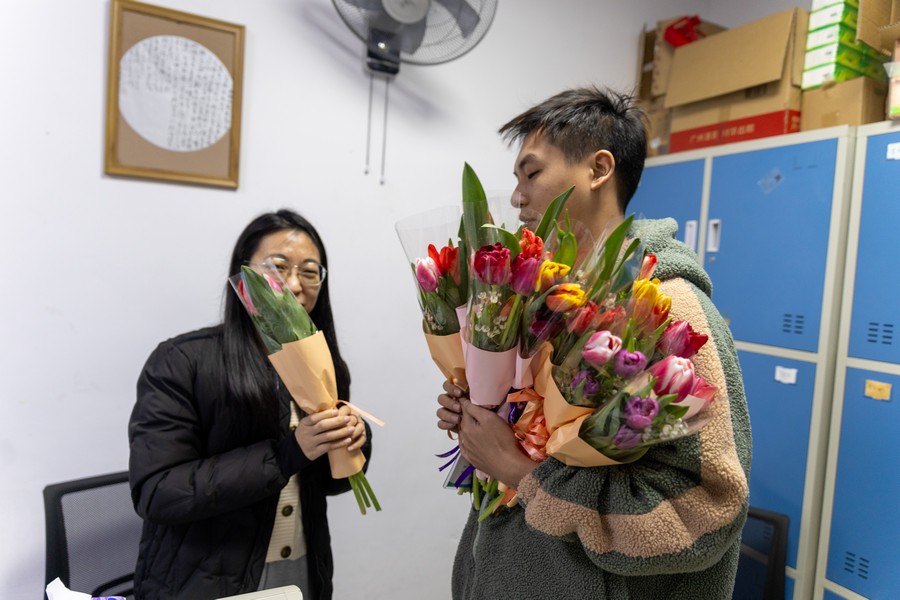 广州华成职校2024年三八妇女节.jpg